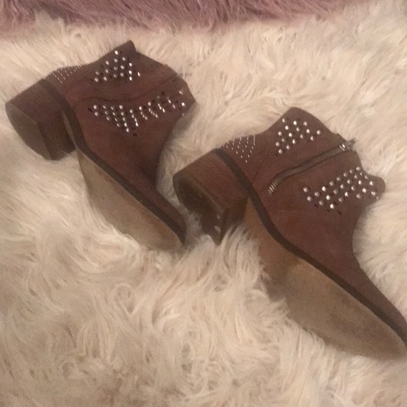 Steve Madden tan suede studded boot - Picture 4 of 5